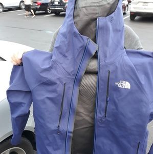 Brand new north face mens medium gortex